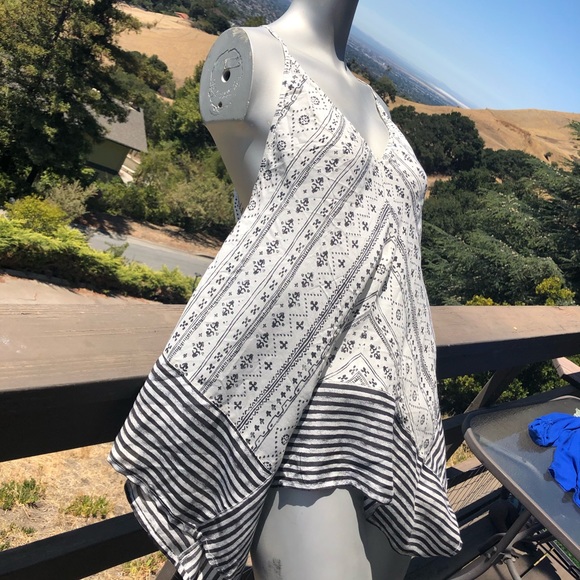 NWT Sun & Shadow Strappy Tank - Picture 3 of 7